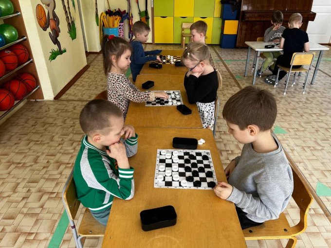 Турнир по шашкам Турнир по шашкам.